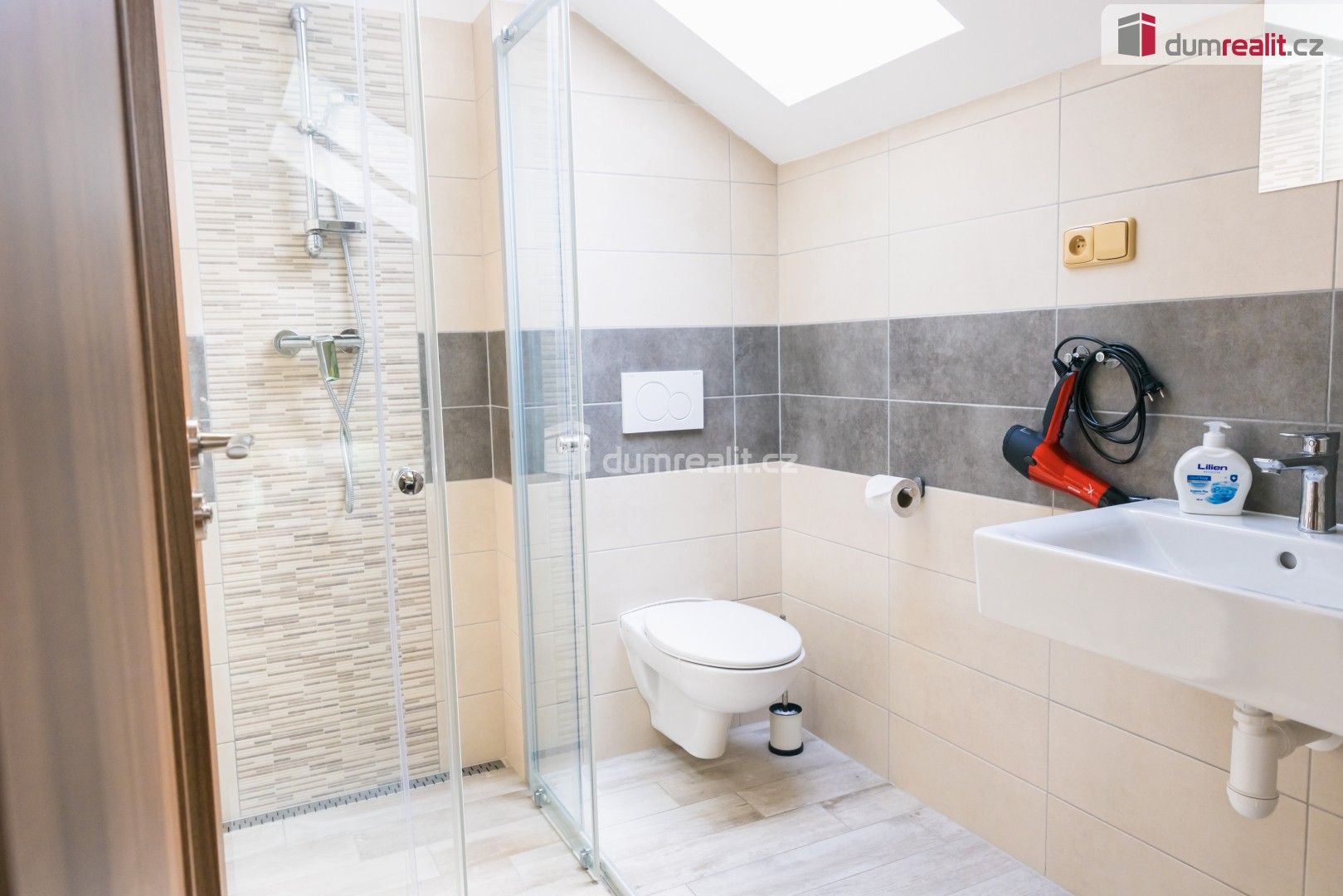 Prodej komerčního prostoru 300 m² - foto 11
