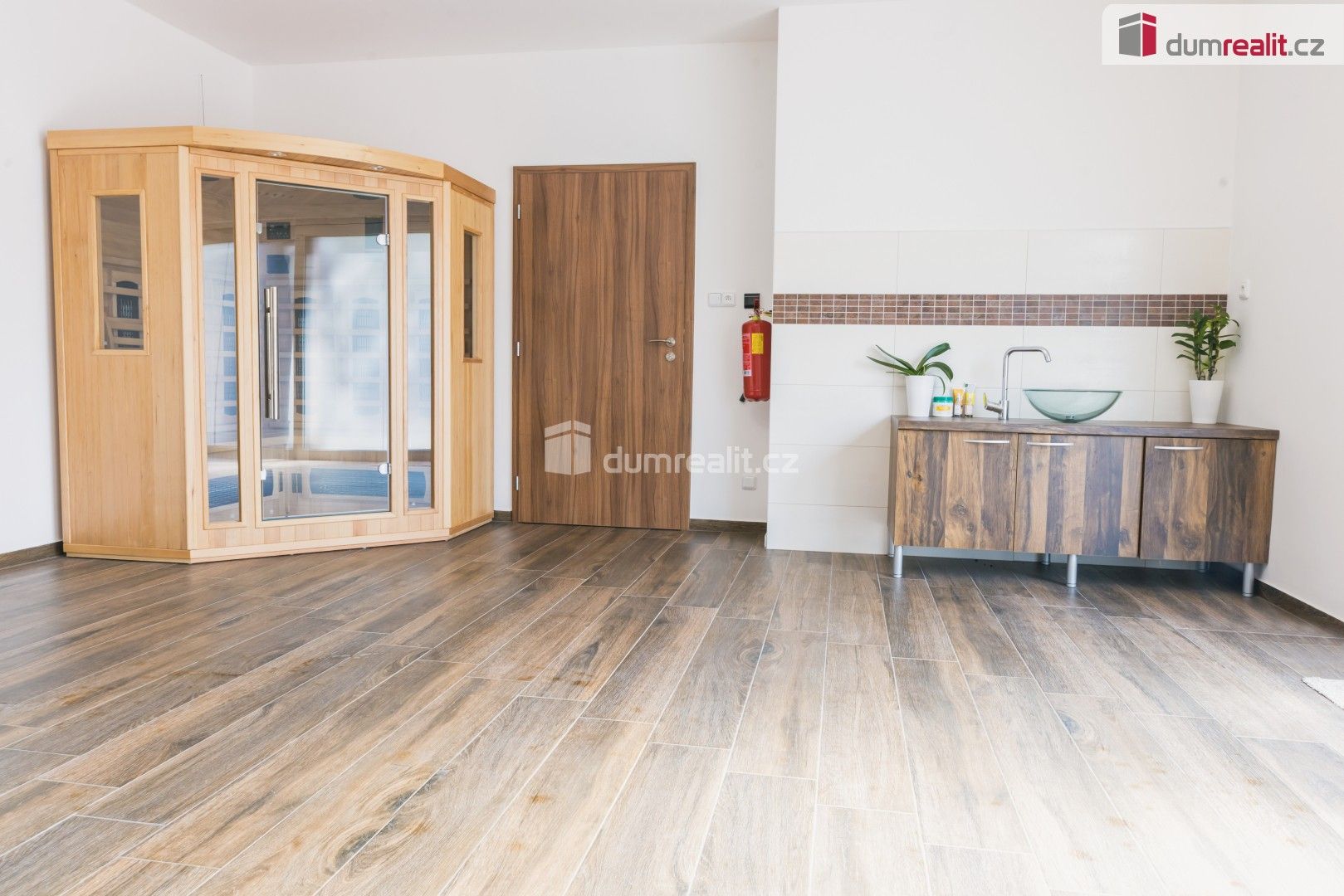 Prodej komerčního prostoru 300 m² - foto 12