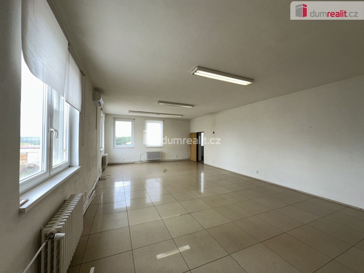 Pronájem komerčního prostoru 450 m² - foto 9