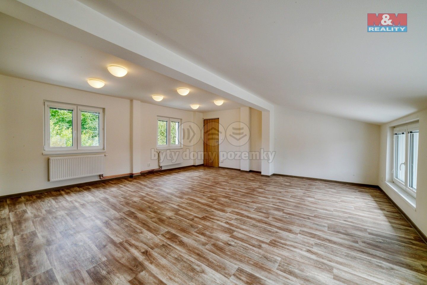 Pronájem komerčního prostoru 175 m² - foto 1