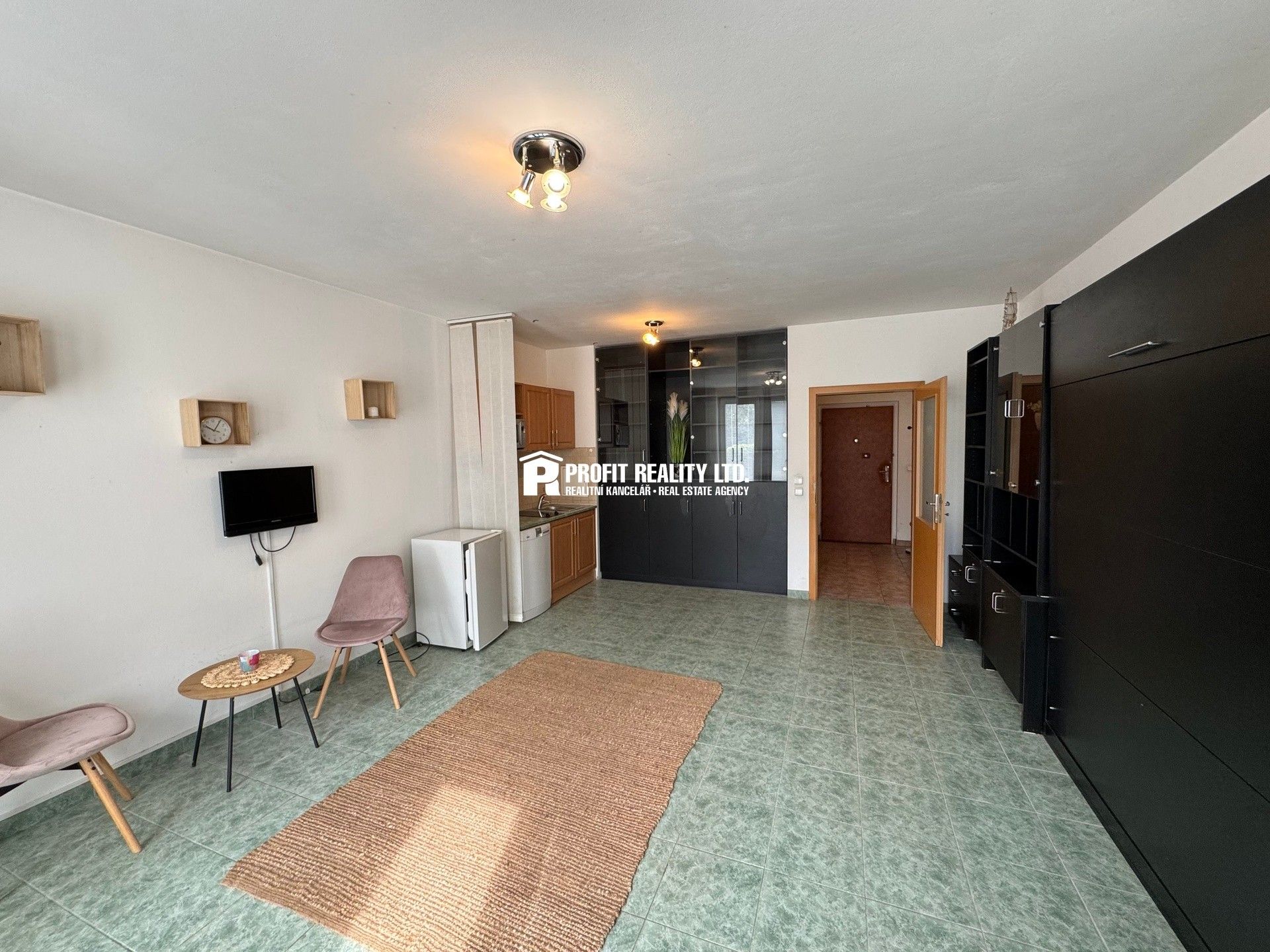 Pronájem bytu 1+kk 37 m² - foto 1