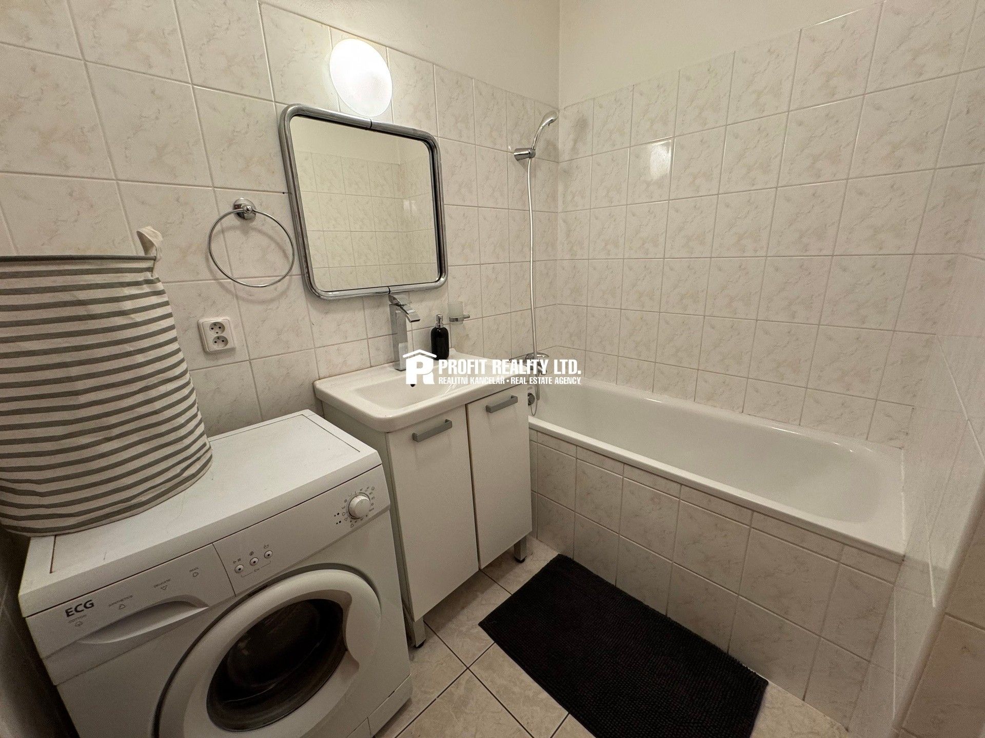 Pronájem bytu 1+kk 37 m² - foto 9