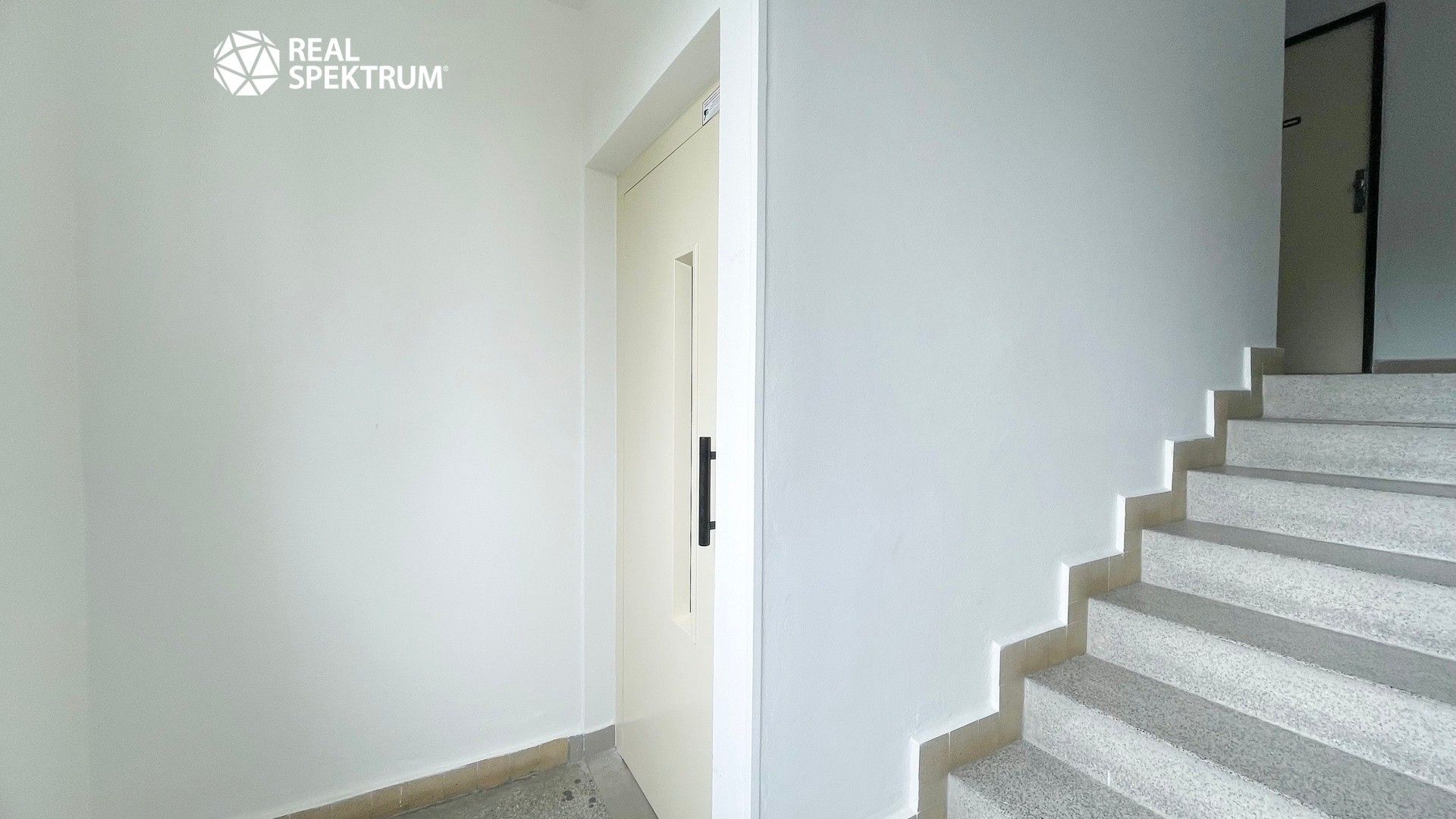 Pronájem bytu 1+1 28 m² - foto 22