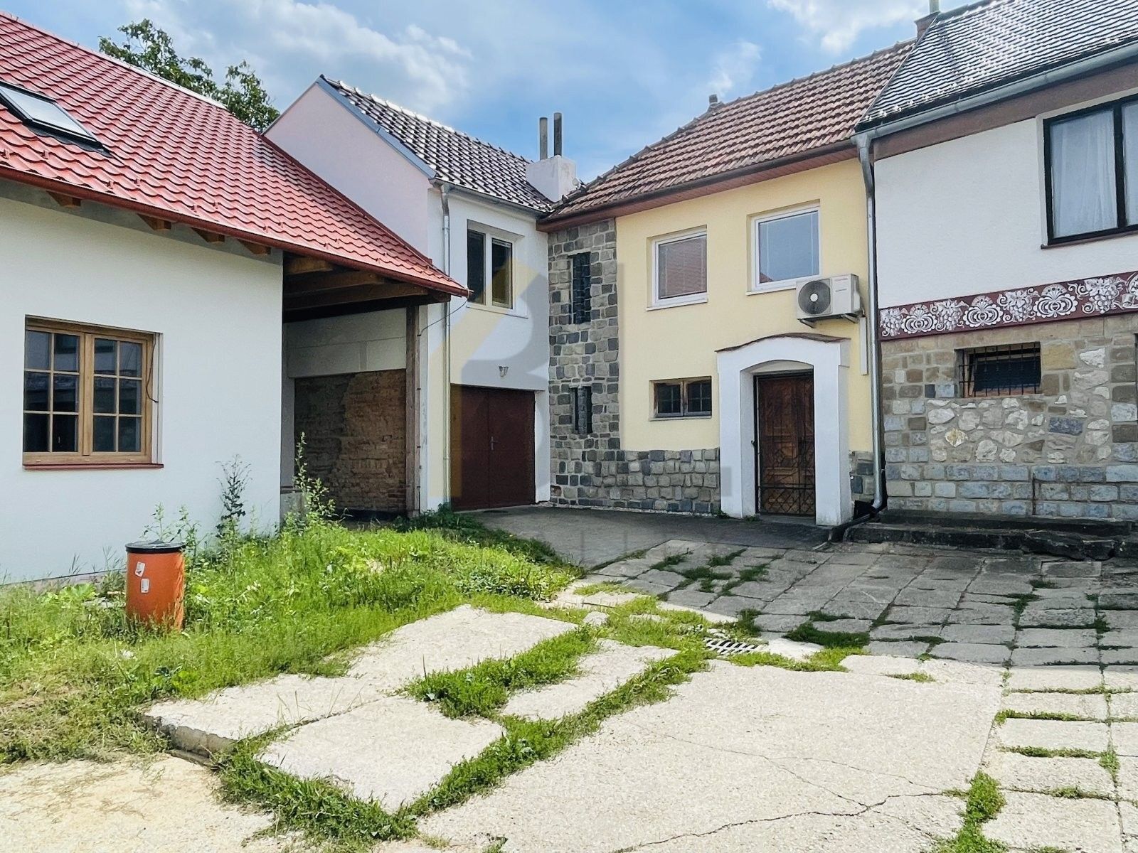 Prodej nemovitosti 37 m² - foto 1