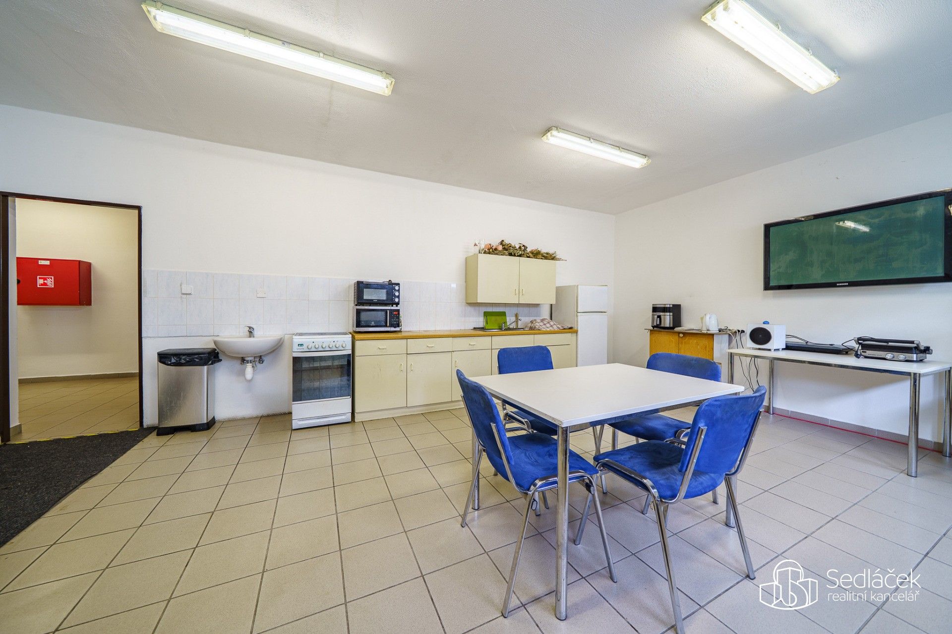 Prodej komerčního prostoru 3089 m² - foto 20
