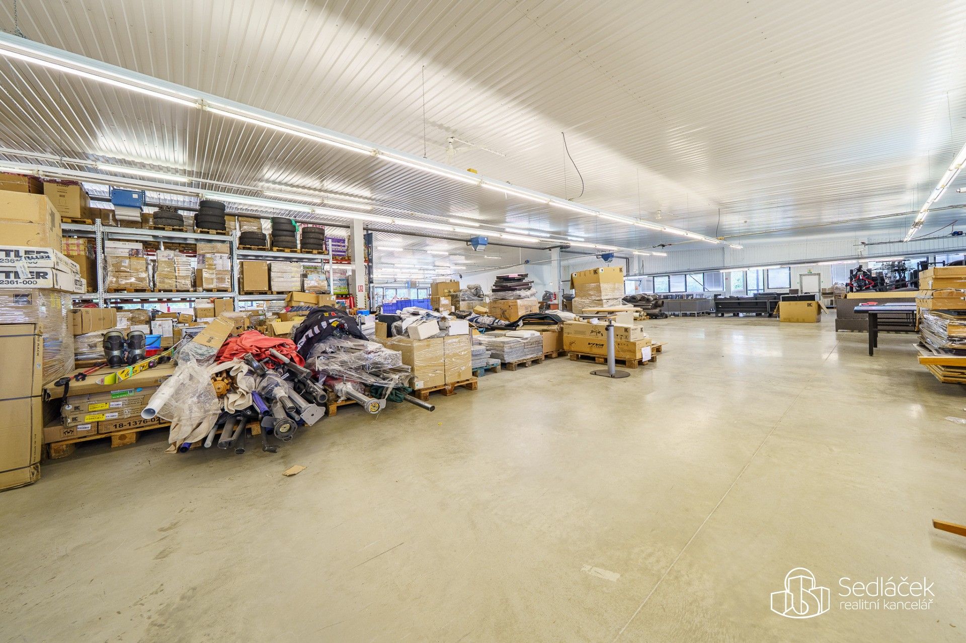 Prodej komerčního prostoru 3089 m² - foto 24
