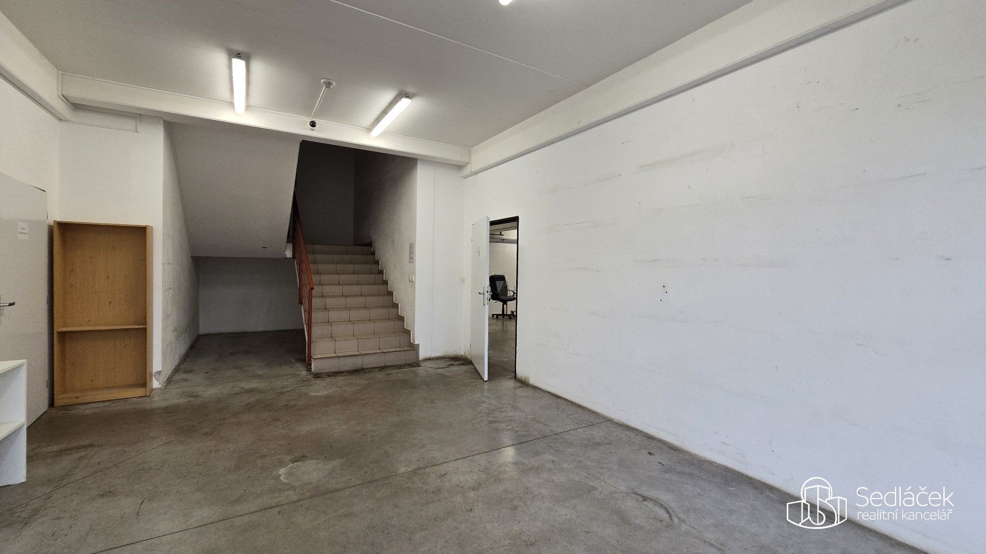 Pronájem komerčního prostoru 876 m² - foto 7