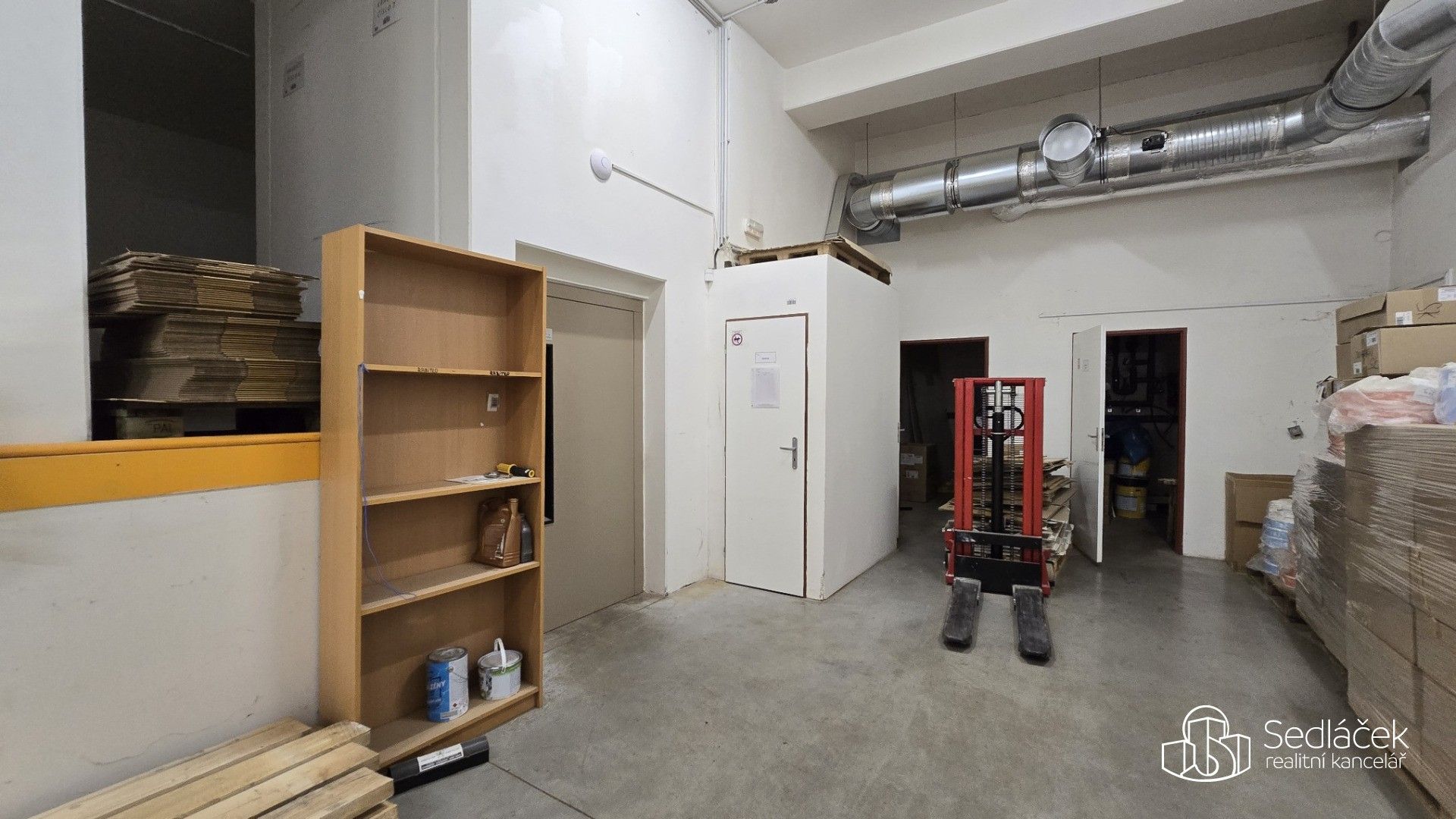 Pronájem komerčního prostoru 876 m² - foto 11