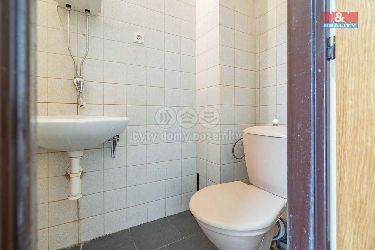 Pronájem komerčního prostoru 210 m² - foto 9