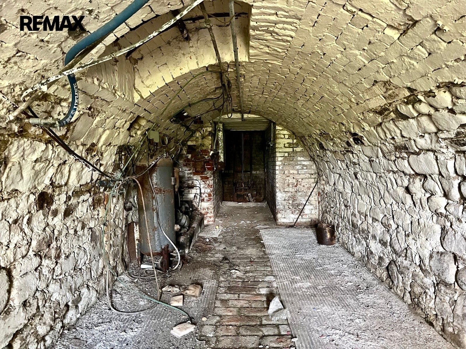 Prodej komerčního prostoru 340 m² - foto 22