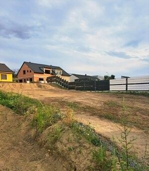 Prodej pozemku 530 m² - foto 1