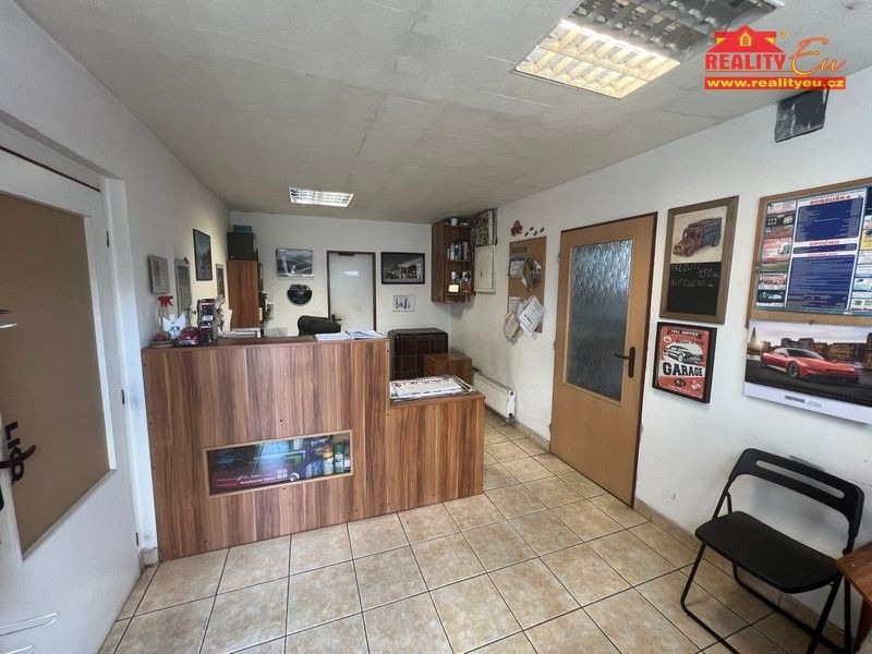 Prodej komerčního prostoru 400 m² - foto 11