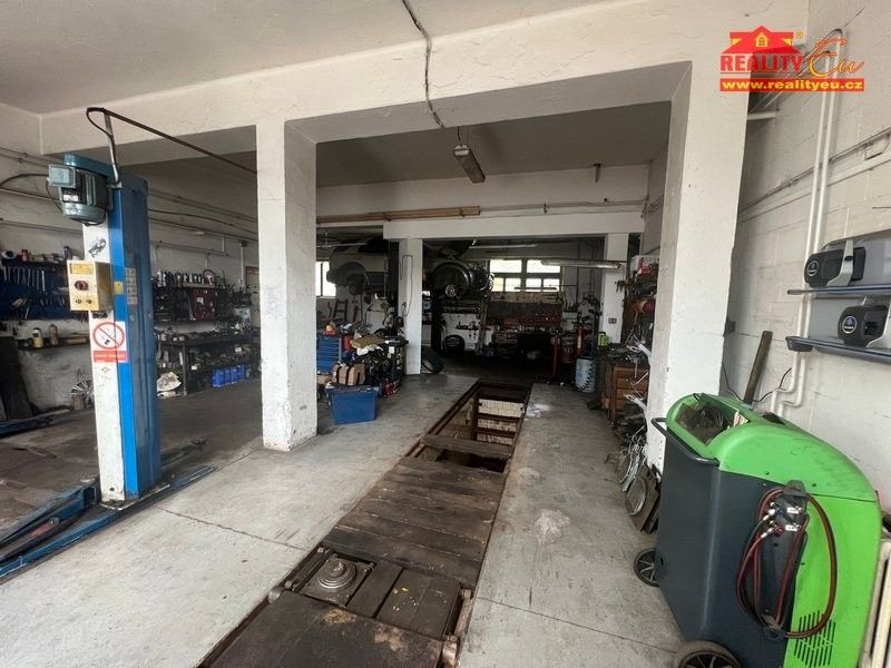 Prodej komerčního prostoru 400 m² - foto 14