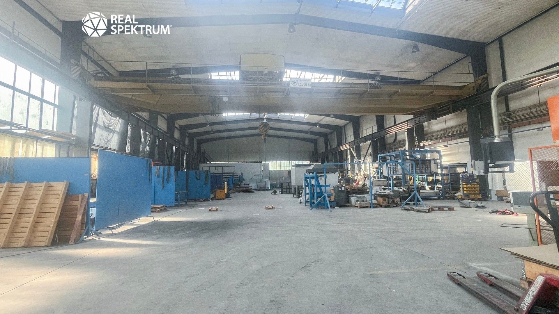 Pronájem komerčního prostoru 1320 m² - foto 10