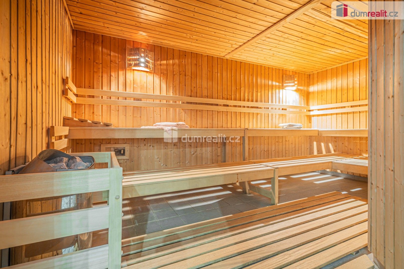 Prodej komerčního prostoru 738 m² - foto 23