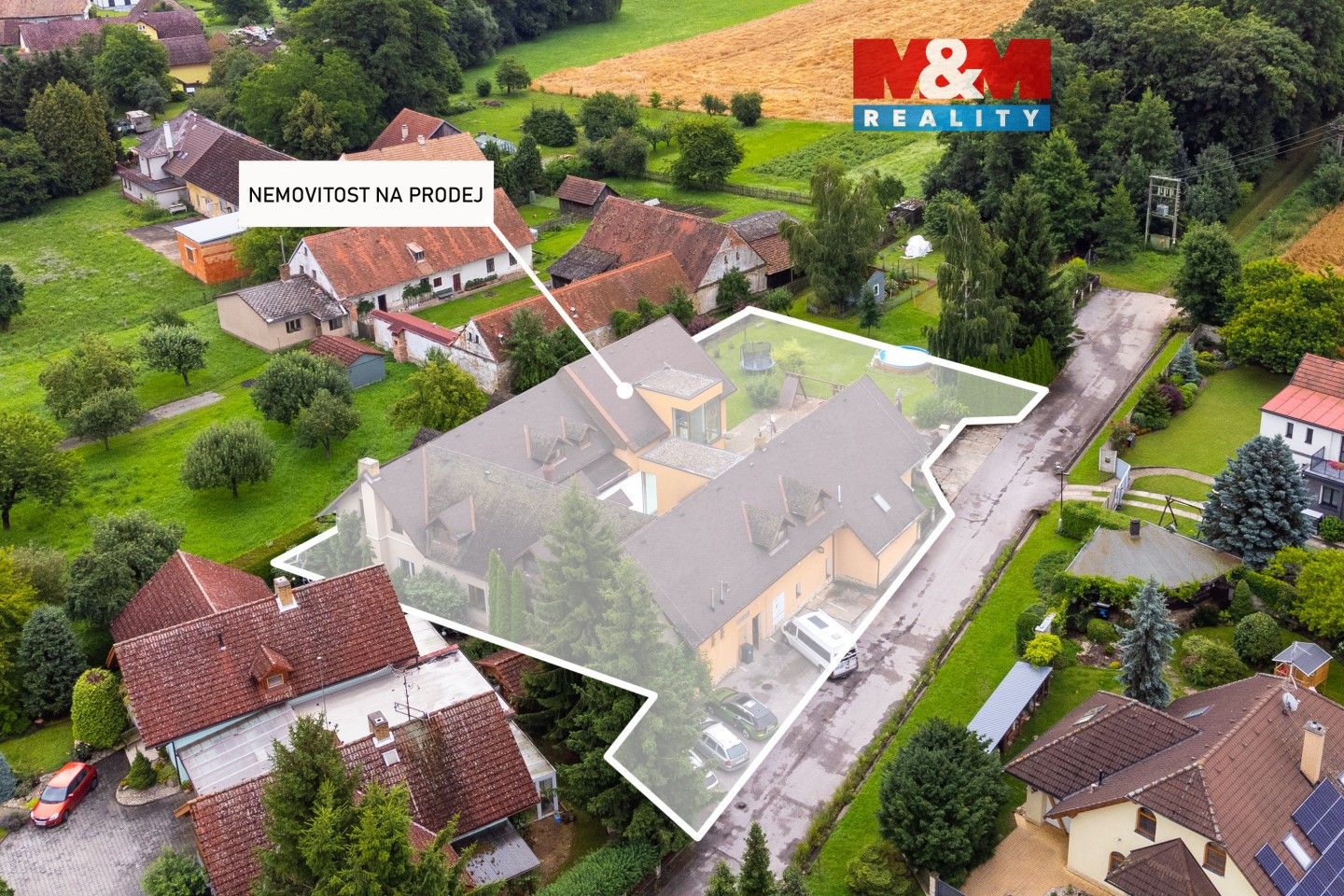 Prodej komerčního prostoru 1100 m² - foto 1