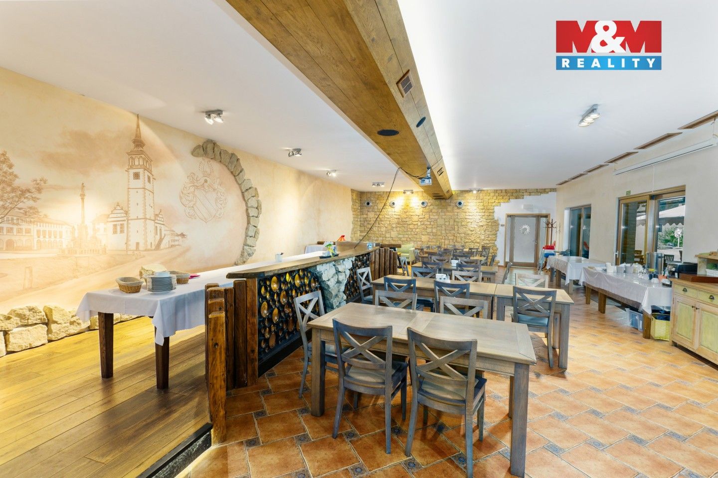 Prodej komerčního prostoru 1100 m² - foto 5