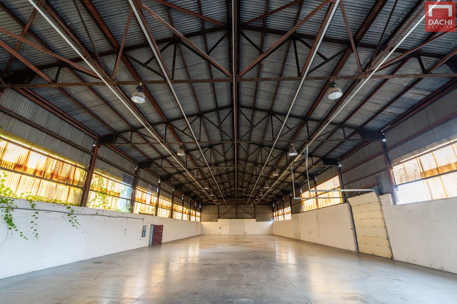 Pronájem komerčního prostoru 1100 m² - foto 6
