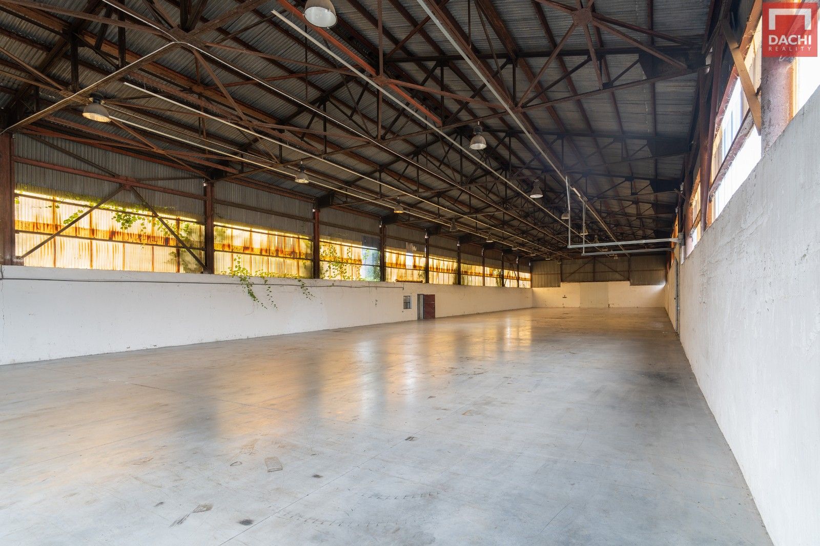 Pronájem komerčního prostoru 1100 m² - foto 10