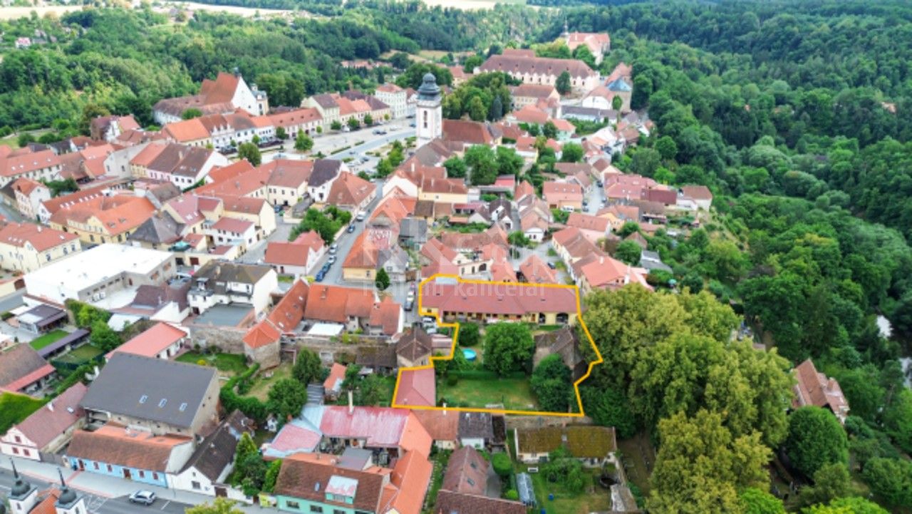 Prodej nemovitosti 1144 m² - foto 2