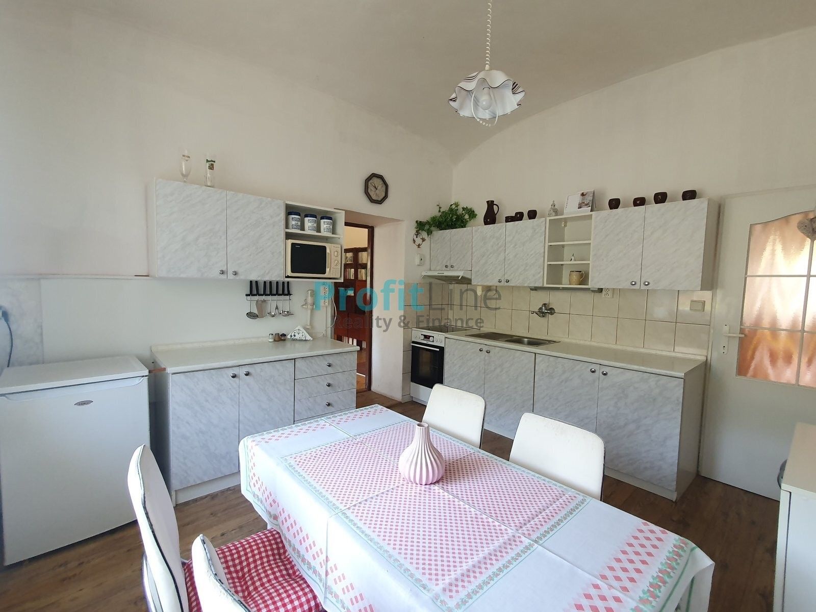 Prodej nemovitosti 659 m² - foto 2