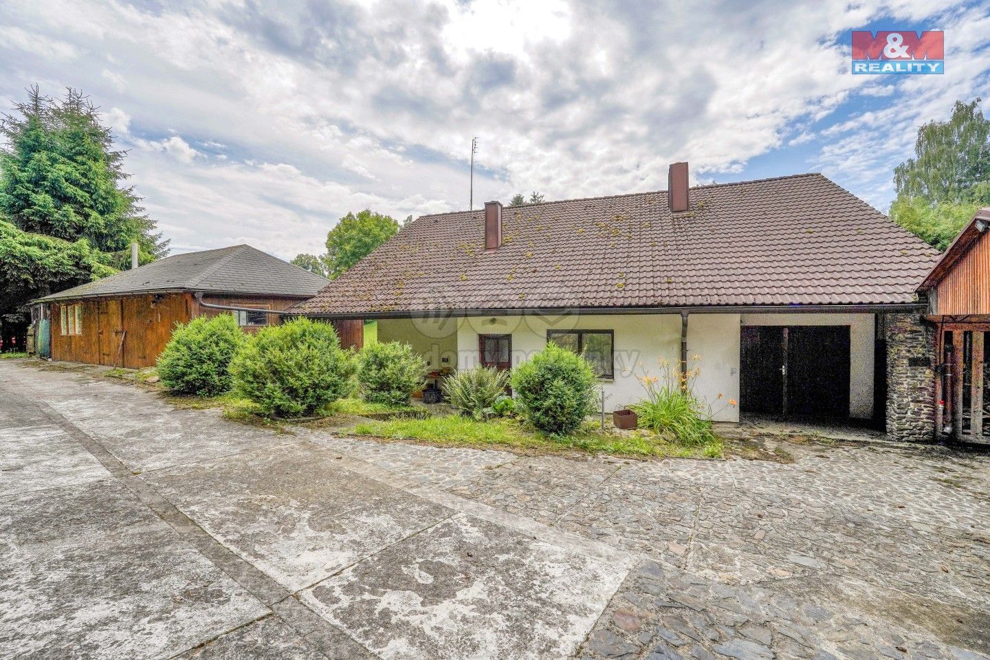 Prodej nemovitosti 203 m² - foto 1