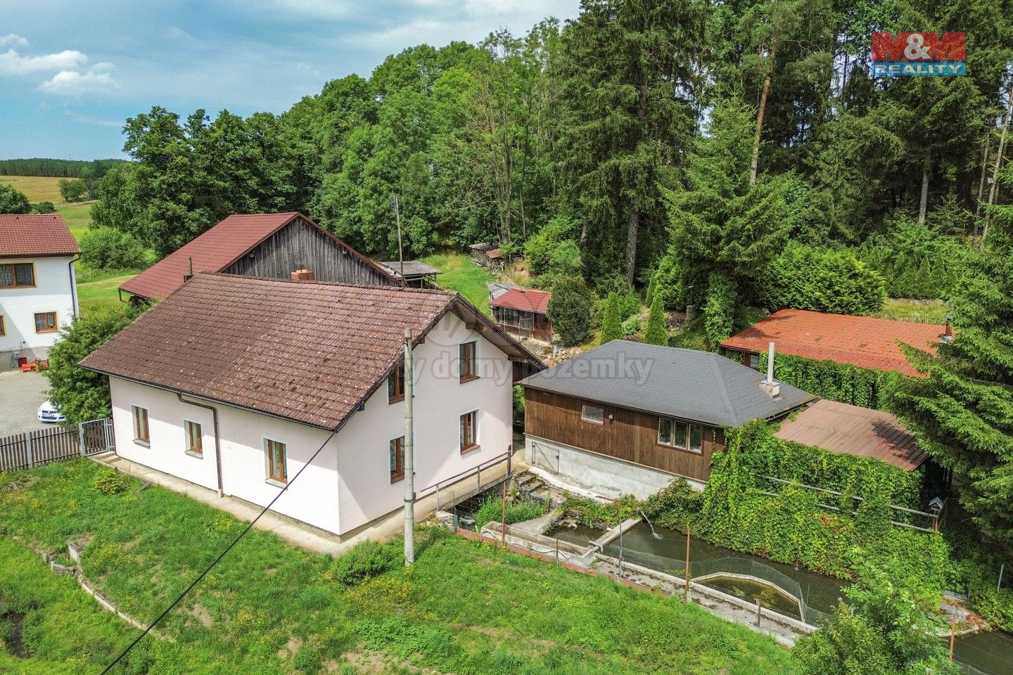 Prodej nemovitosti 203 m² - foto 2