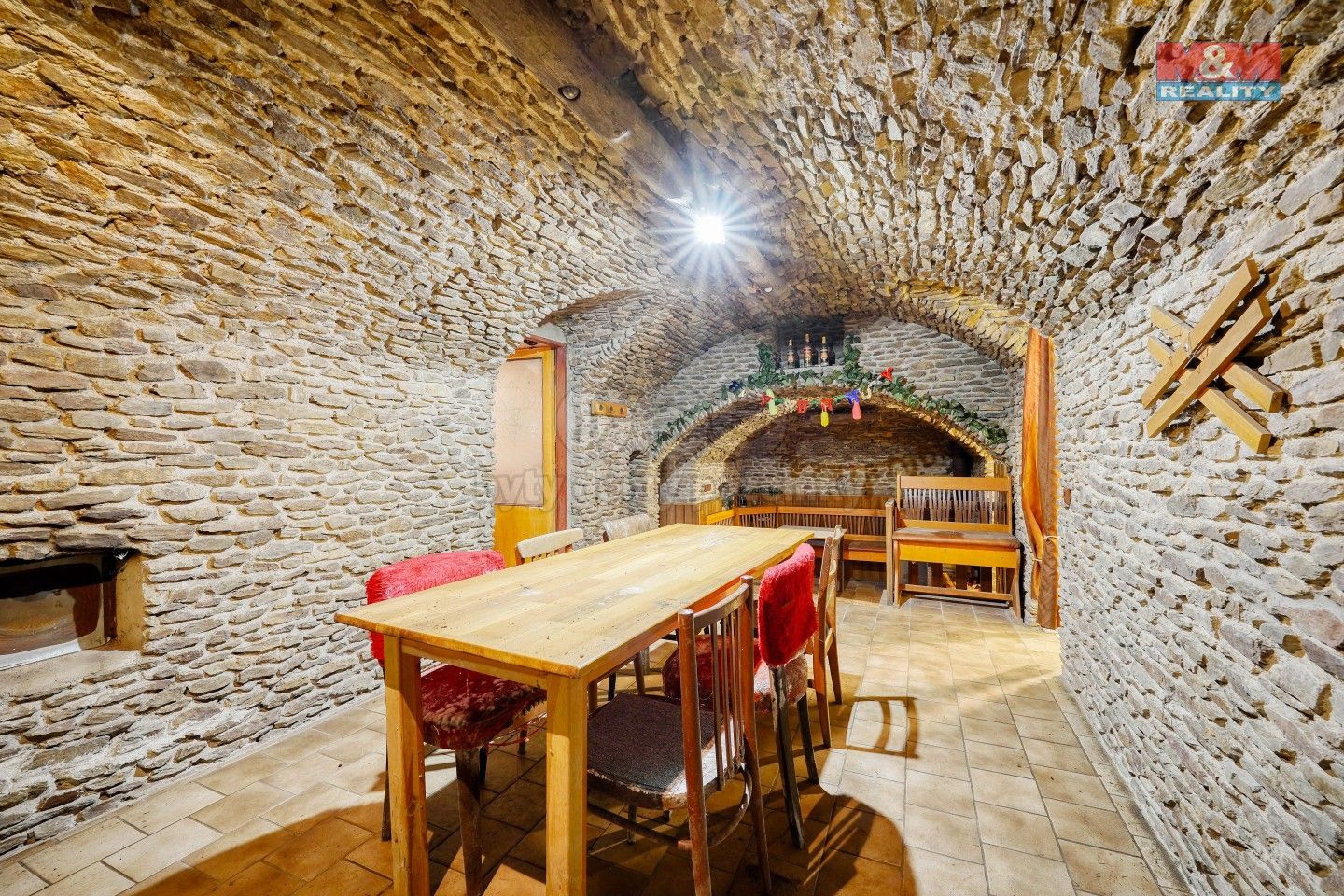 Prodej nemovitosti 203 m² - foto 3