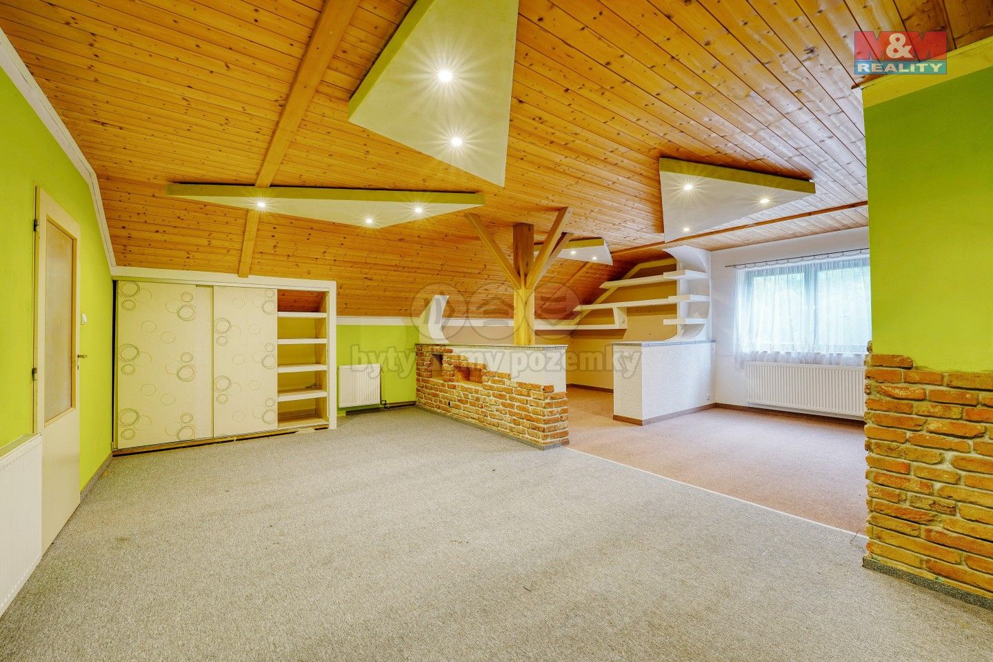 Prodej nemovitosti 203 m² - foto 13