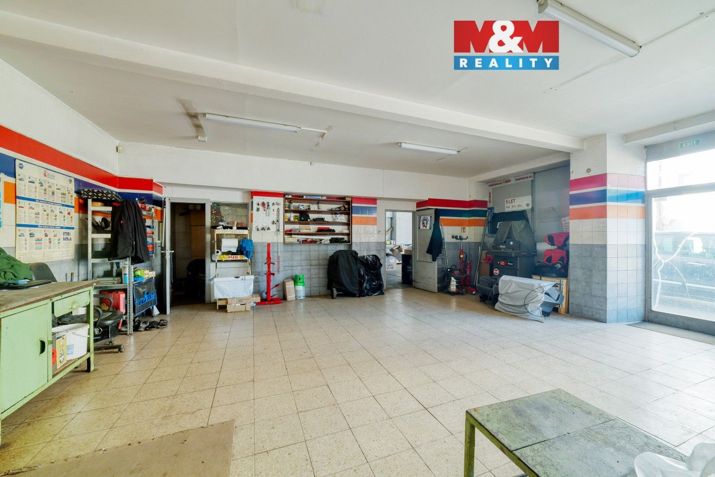 Prodej komerčního prostoru 932 m² - foto 1