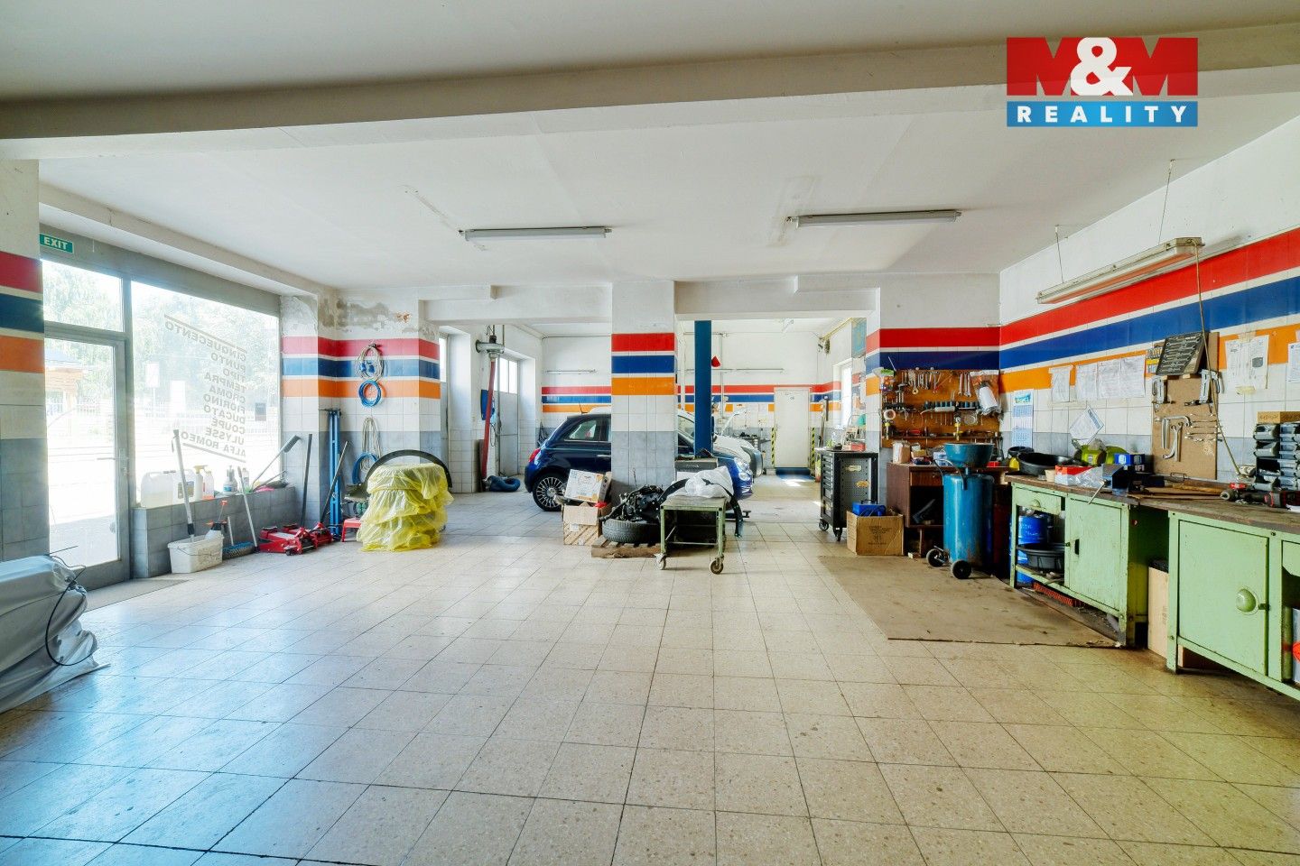 Prodej komerčního prostoru 932 m² - foto 2