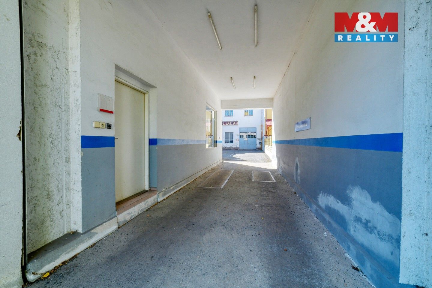 Prodej komerčního prostoru 932 m² - foto 8