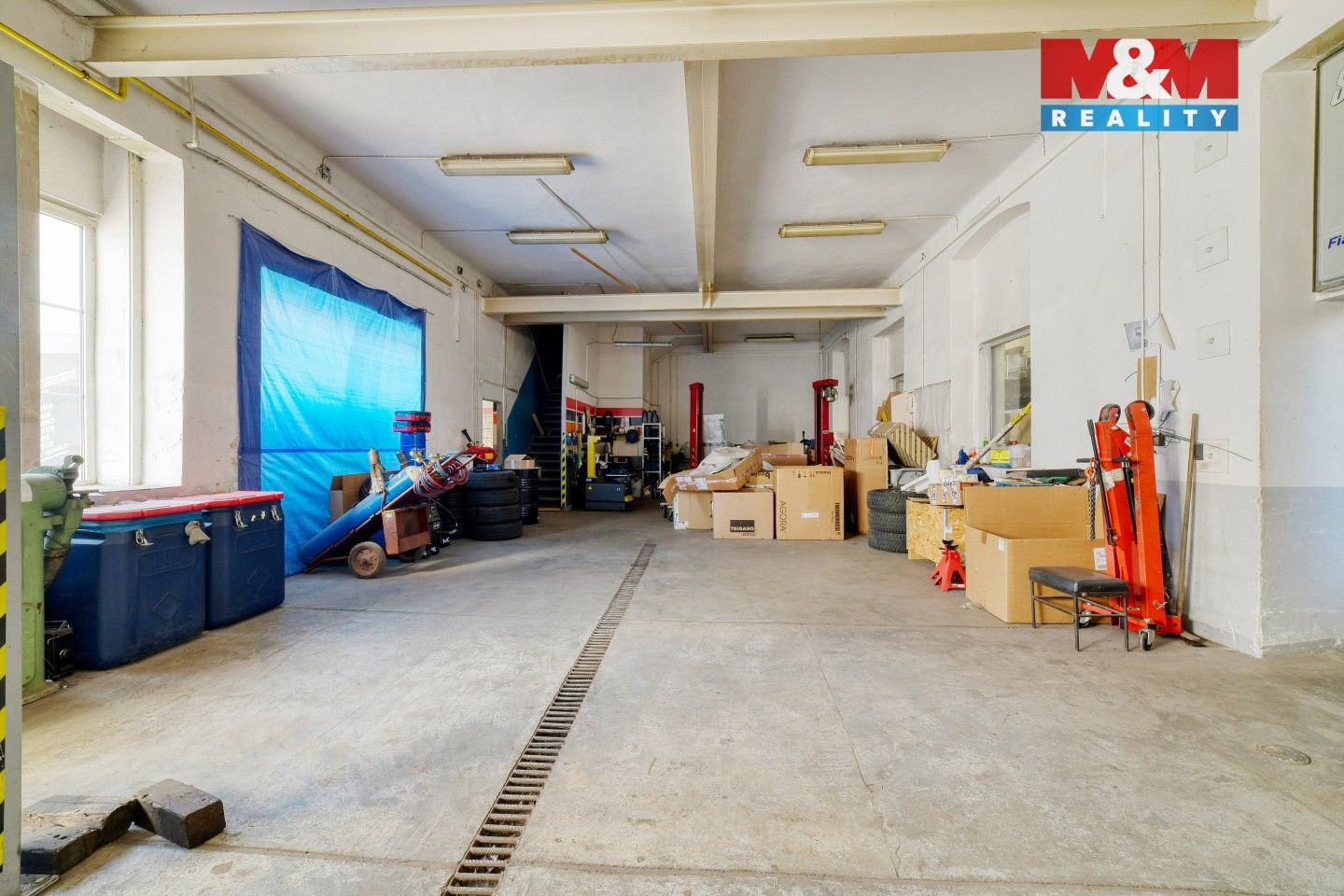 Prodej komerčního prostoru 932 m² - foto 4