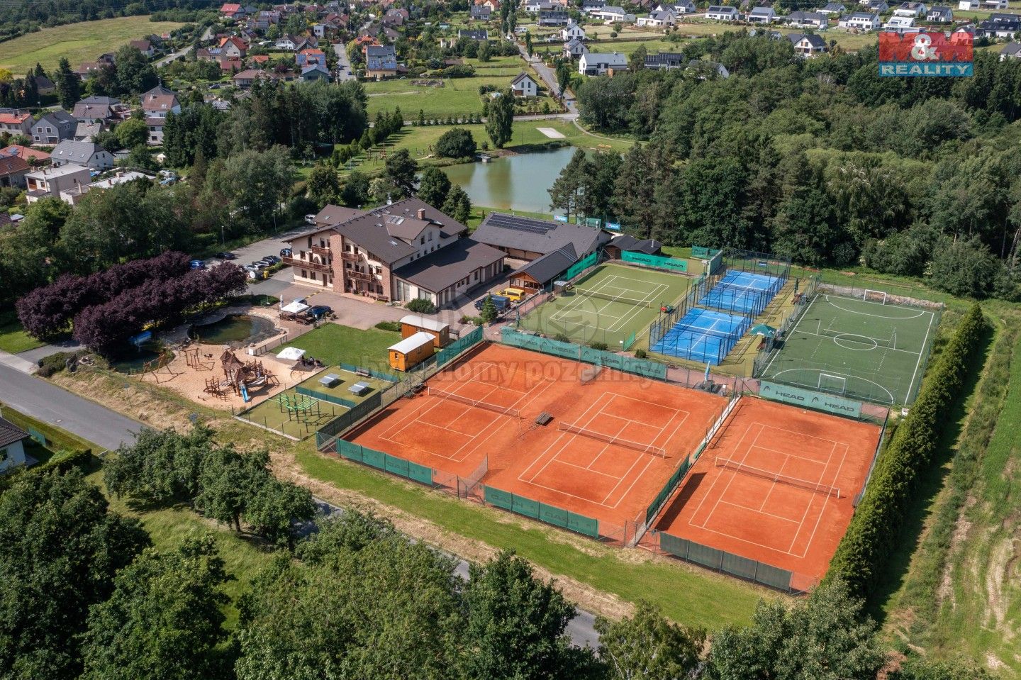 Pronájem nemovitosti 645 m² - foto 1