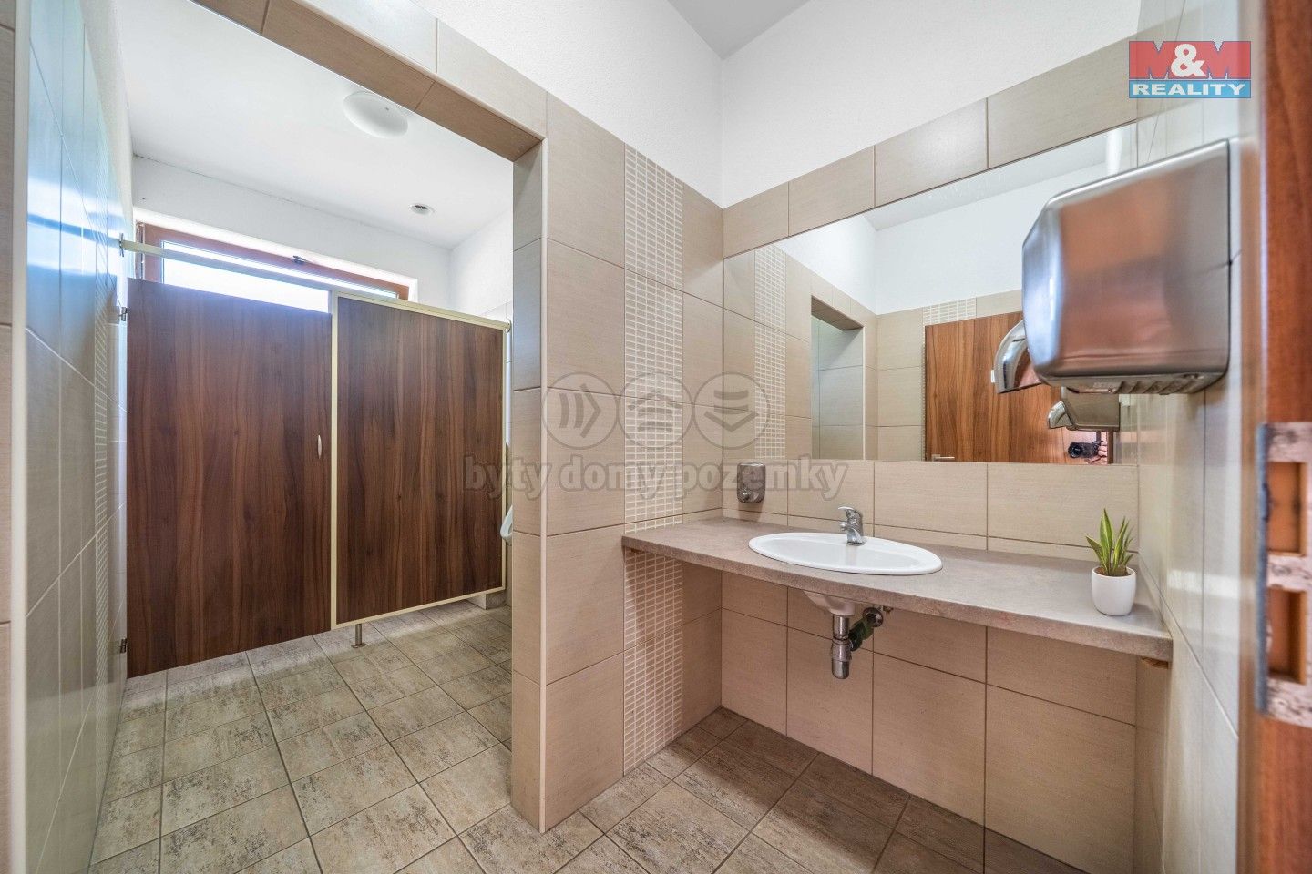 Pronájem nemovitosti 645 m² - foto 21