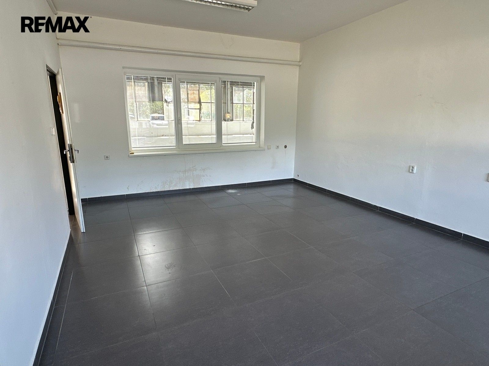Pronájem komerčního prostoru 6779 m² - foto 11