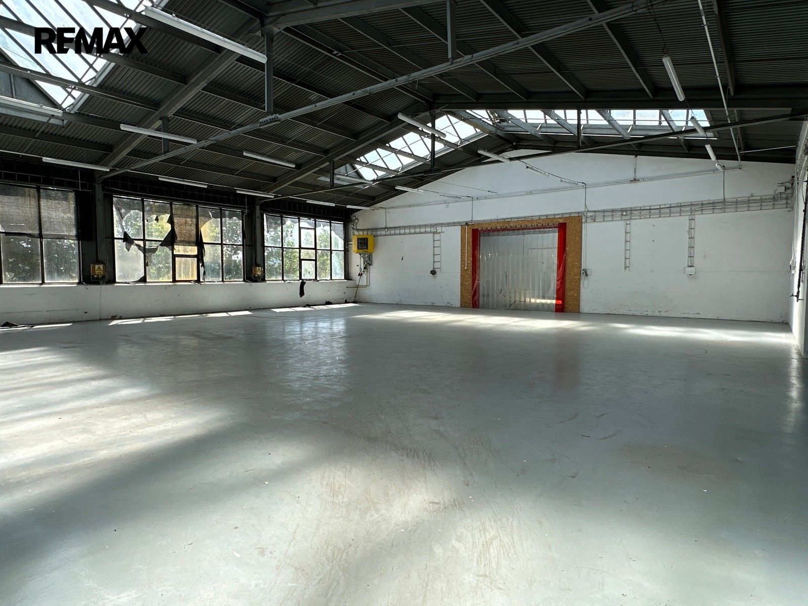 Pronájem komerčního prostoru 6779 m² - foto 20