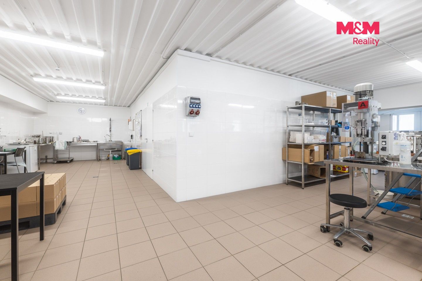 Prodej komerčního prostoru 2469 m² - foto 13