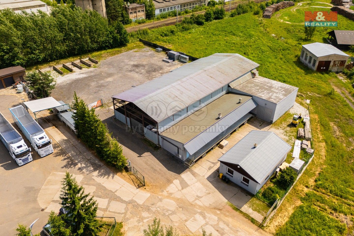 Prodej komerčního prostoru 4001 m² - foto 1