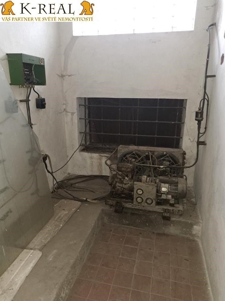 Pronájem komerčního prostoru 420 m² - foto 33