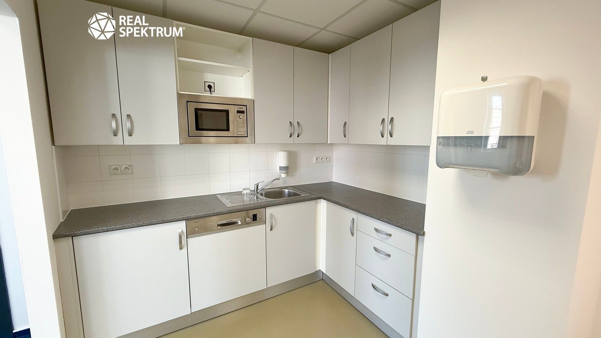 Pronájem komerčního prostoru 149 m² - foto 7