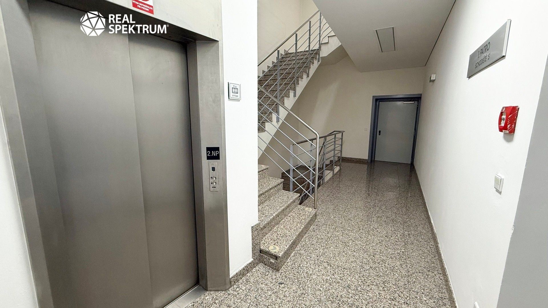 Pronájem komerčního prostoru 149 m² - foto 9