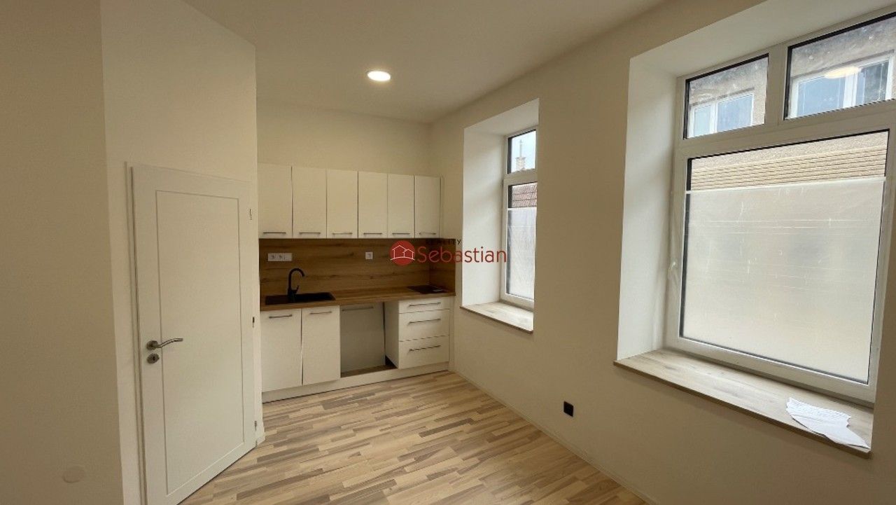 Pronájem bytu 1+kk 17 m² - foto 1