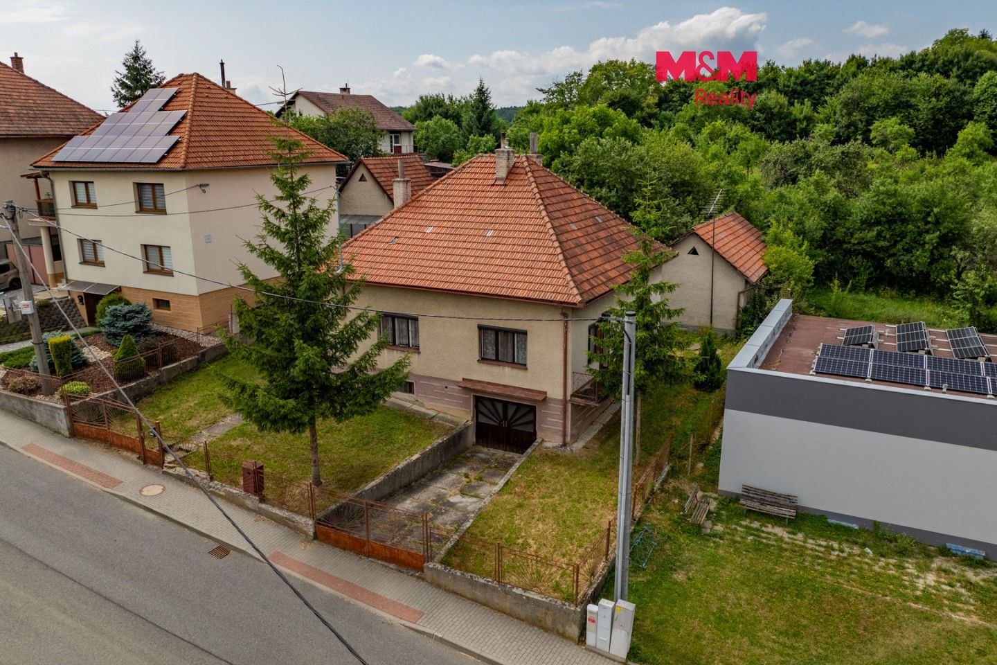 Prodej domu 100 m² - foto 1