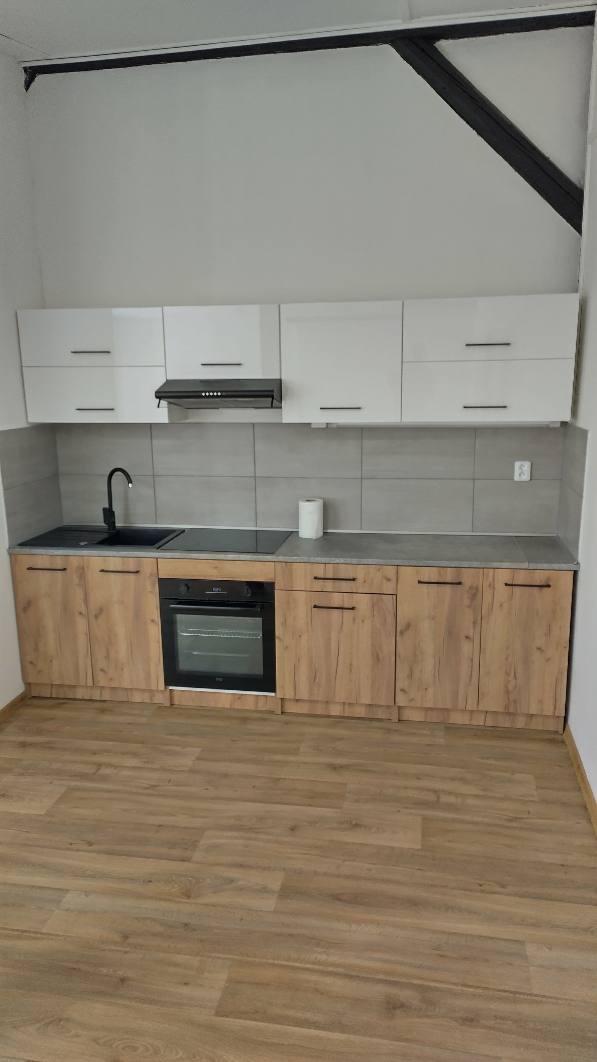Pronájem bytu 2+1 77 m² - foto 1