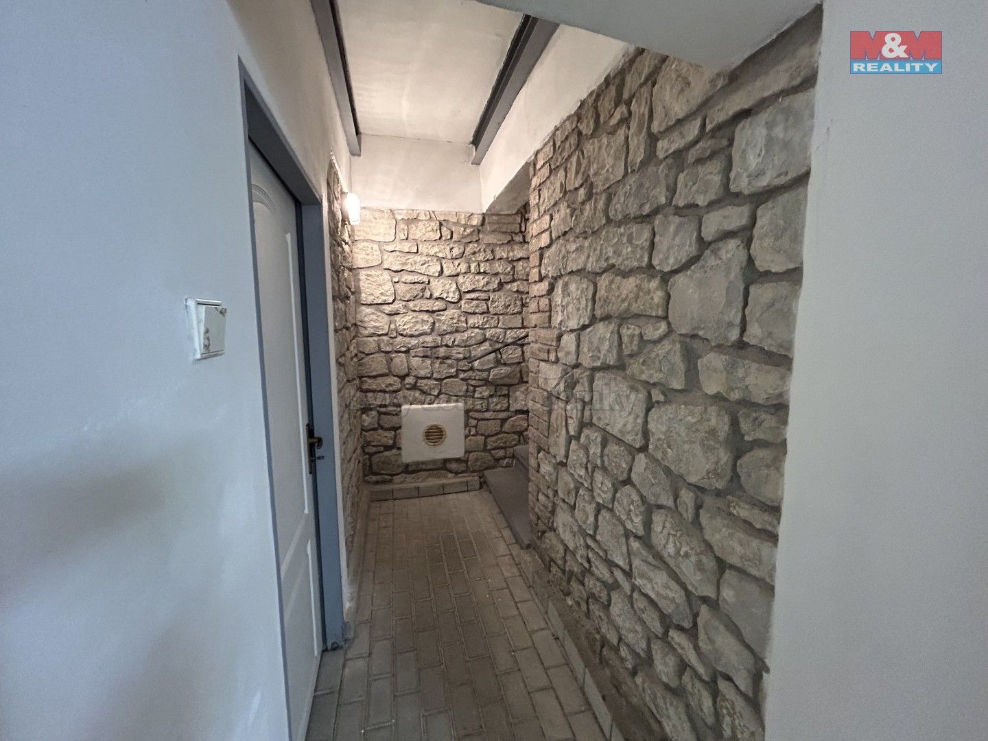 Pronájem komerčního prostoru 31 m² - foto 8
