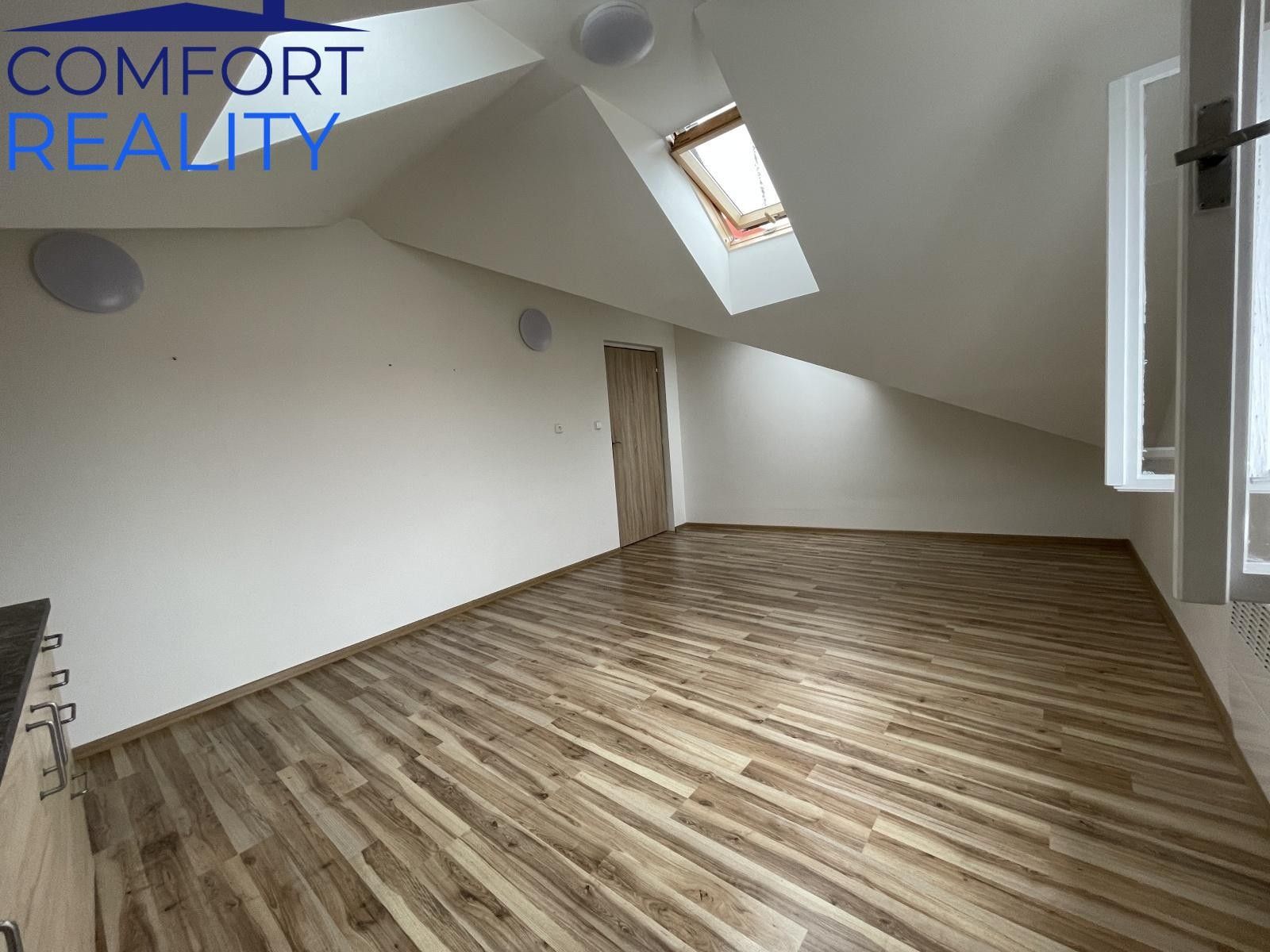Pronájem bytu 1+kk 25 m² - foto 1
