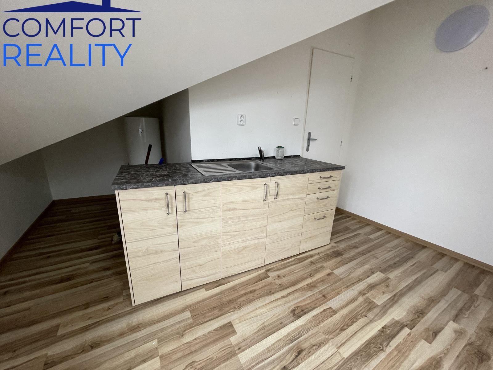 Pronájem bytu 1+kk 25 m² - foto 4