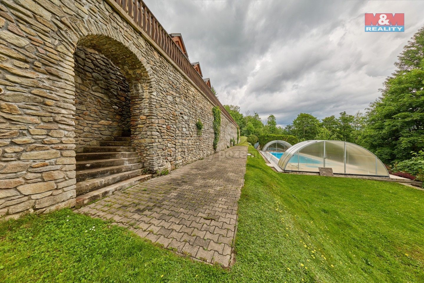 Prodej komerčního prostoru 1000 m² - foto 6