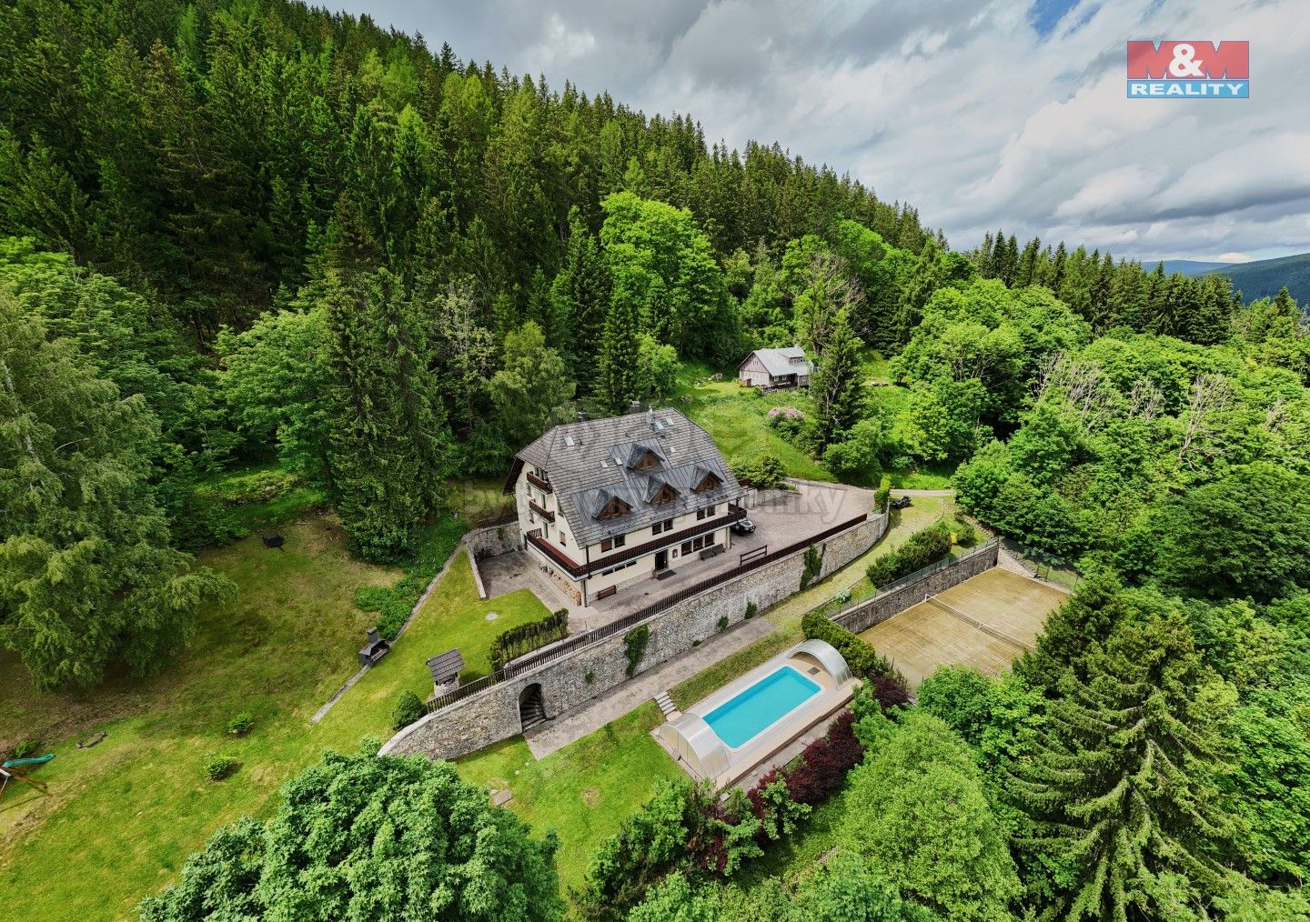 Prodej komerčního prostoru 1000 m² - foto 24